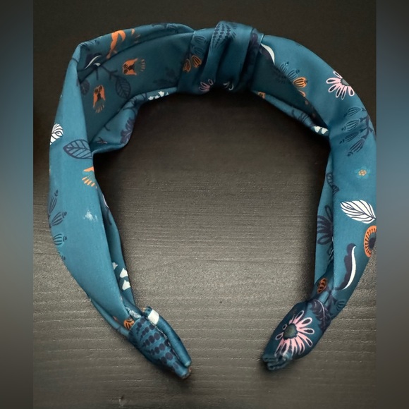 Bundle of two Satin Headbands - Picture 5 of 5